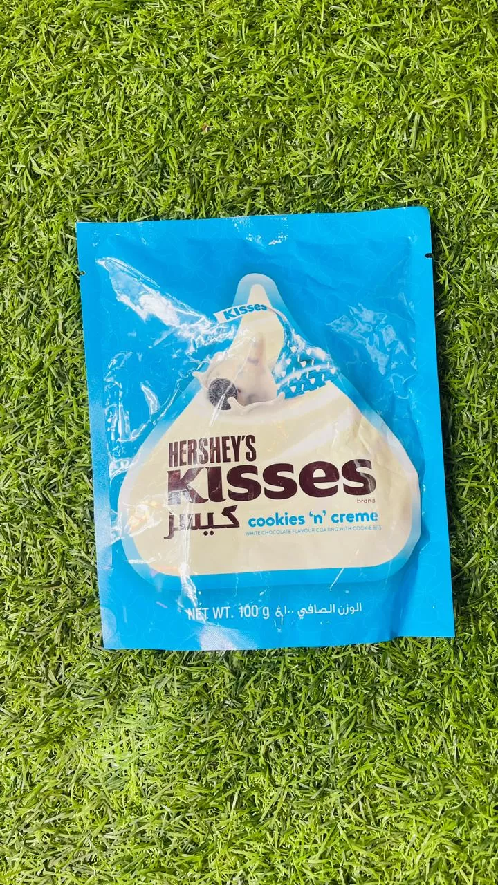Hersheys Kisses Cookies n Creme Chocolate 100g