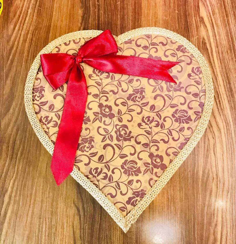 Assorted Chocolate Gift Box Hamper Birthday Valentine - image 3