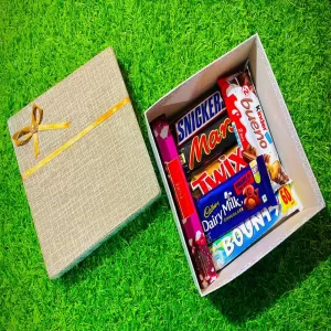 Chocolate Gift Box Kinder Bueno Bounty Mars Snickers Twix