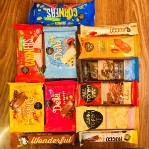 Toren Chocolate Mix Della Dark White Chocolate 12Pcs Combo