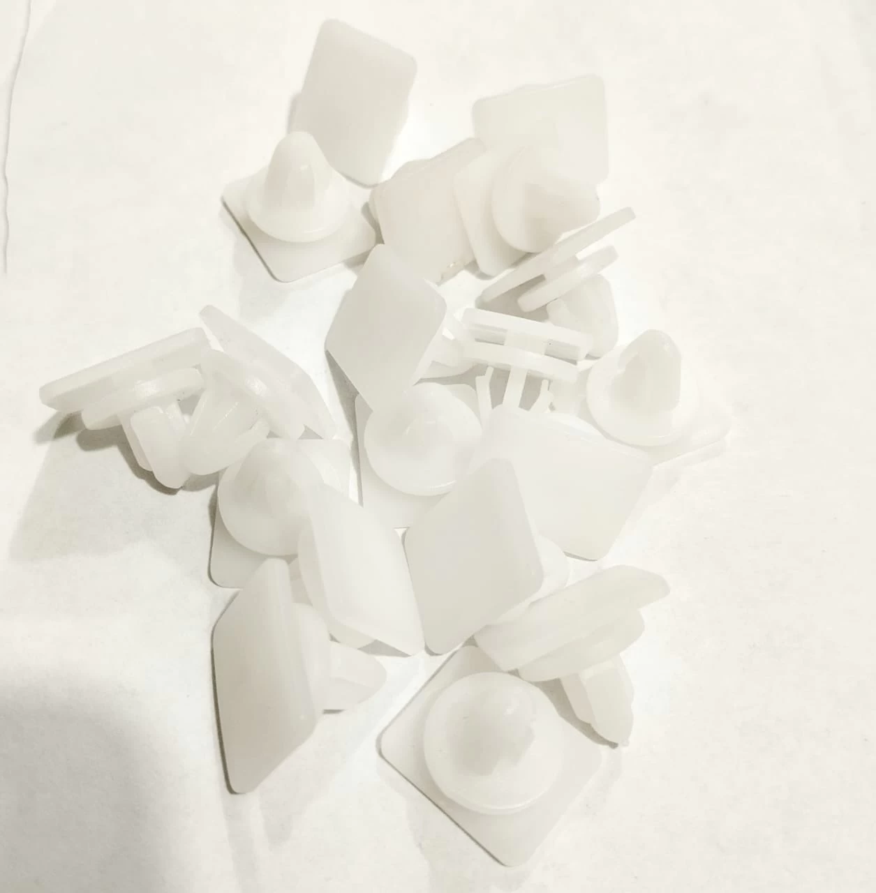 Generic Model -242 Plastic Clips 20pcs - image 2