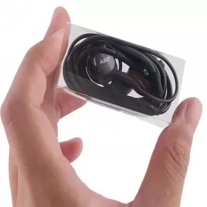 Generic Wired Earphone Black Microphone Noise Cancelling