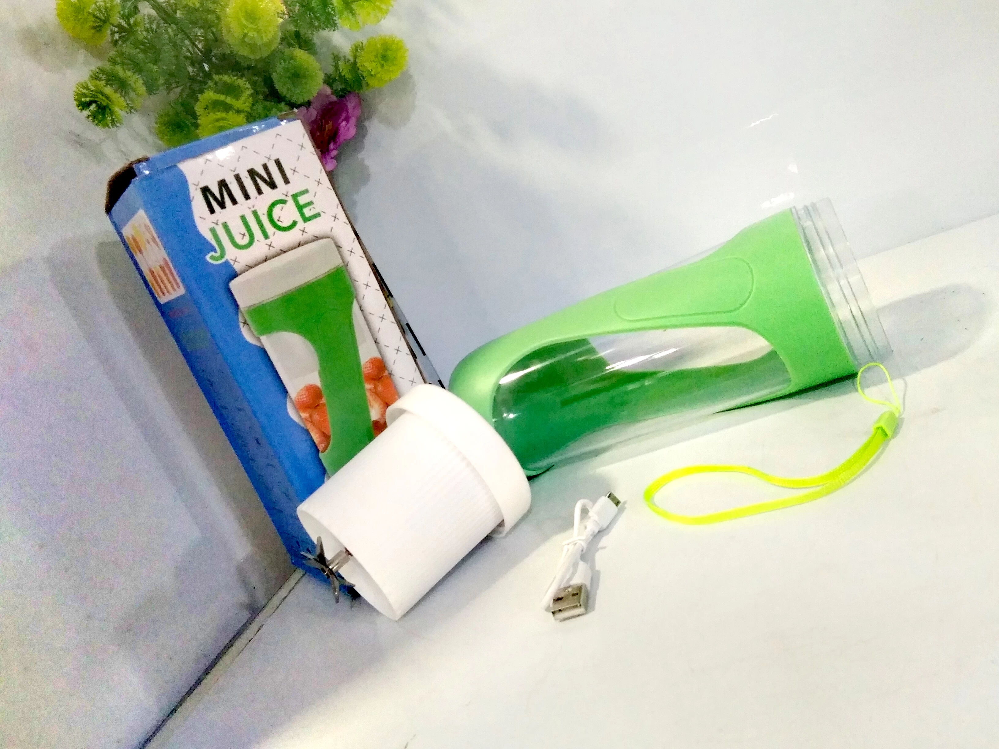 Generic Mini Portable Juice Blender - image 3