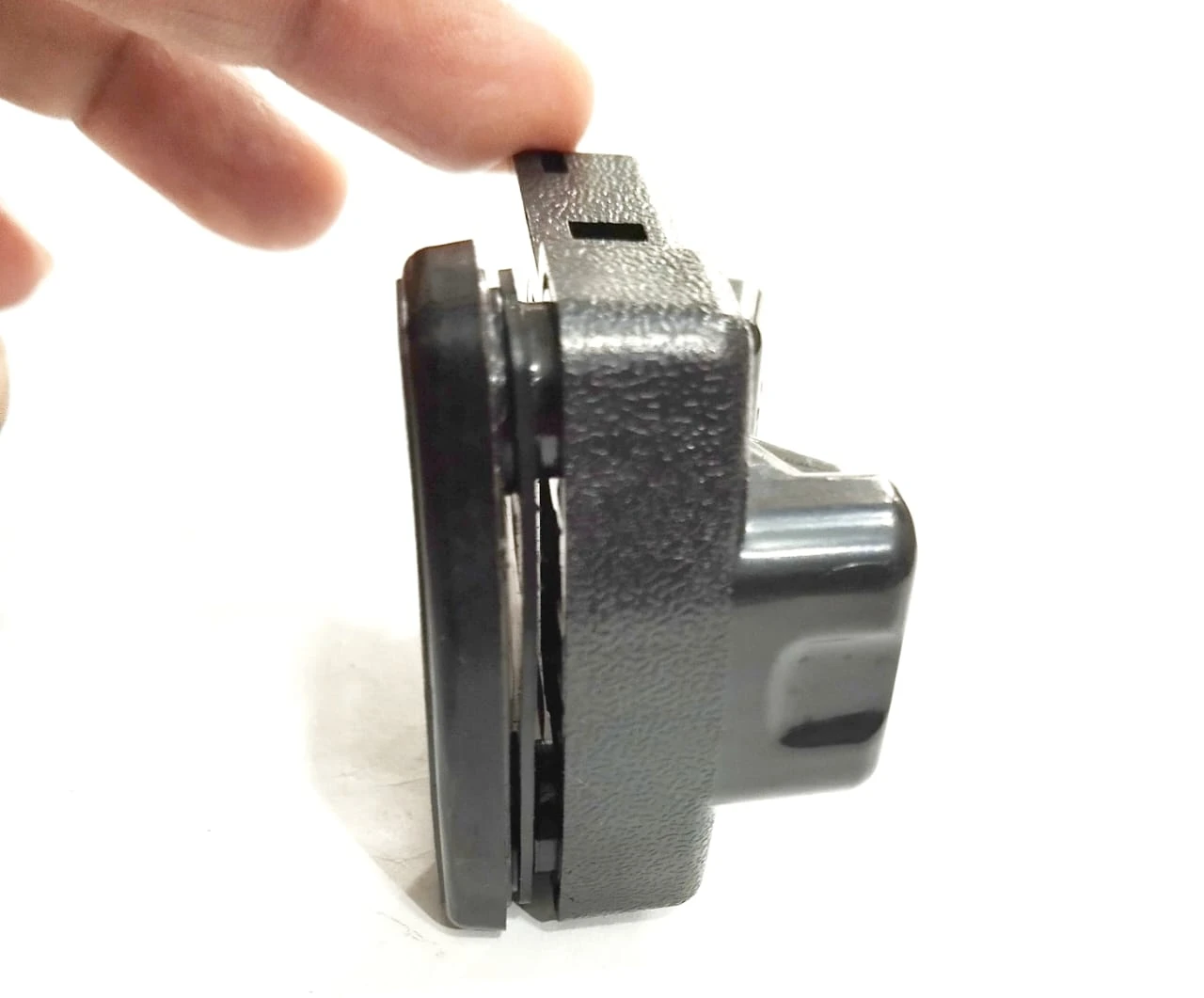 Toyota Hiace Dolphin KDH Side Window Glass Lock - image 2