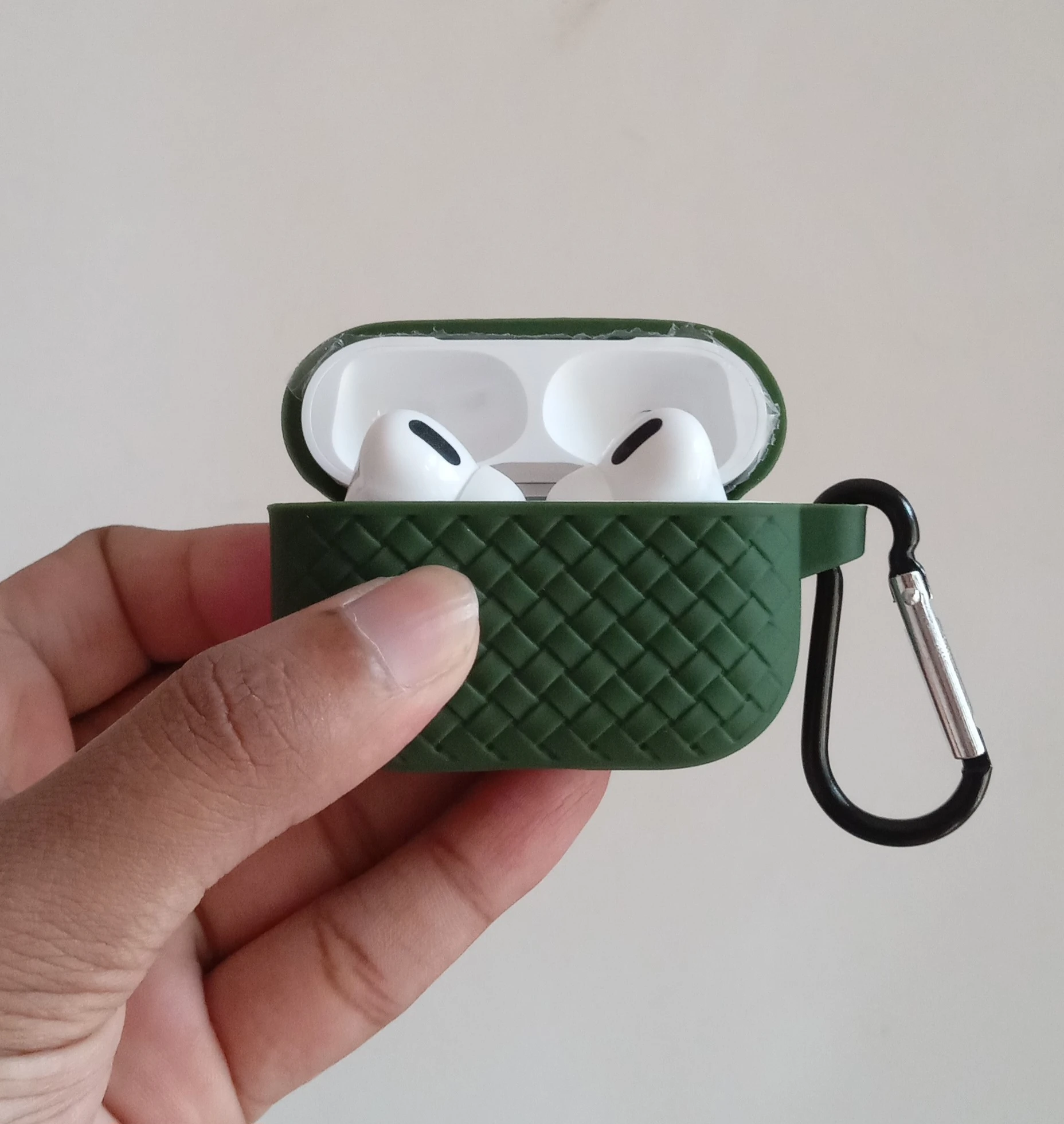 Generic Airpods Pro/Pro 2/Pods 3 Silicon Case - image 3