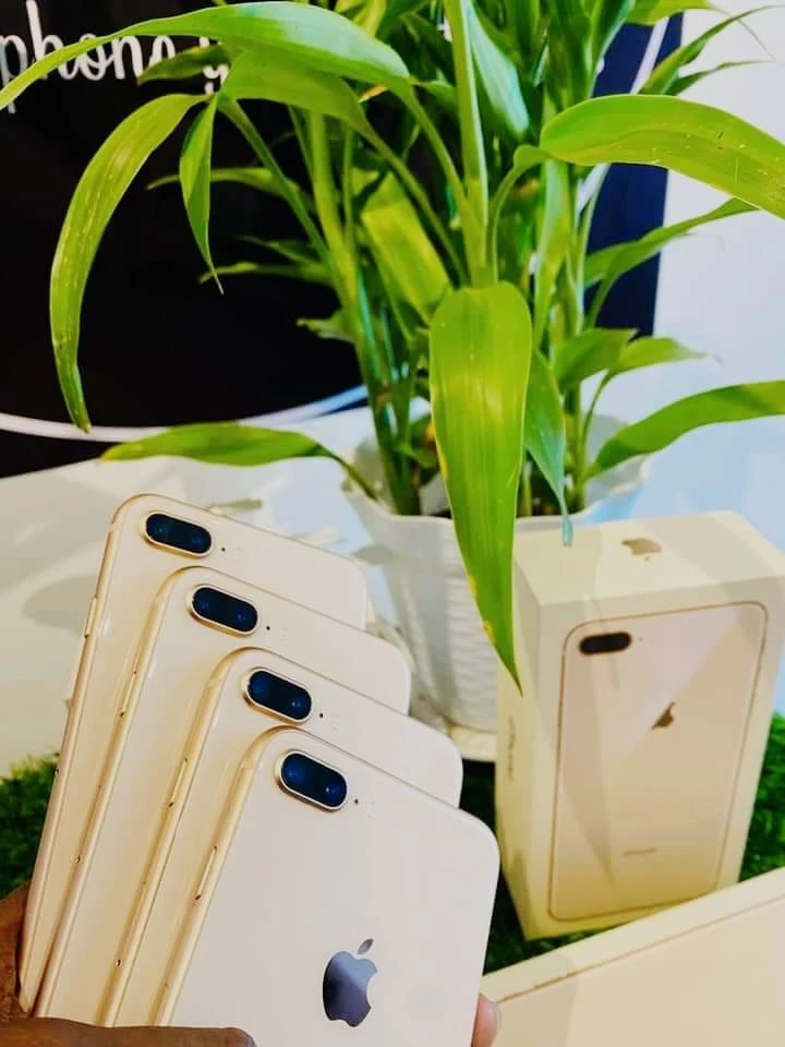 Apple iPhone 7 Plus 128GB Gold - image 1