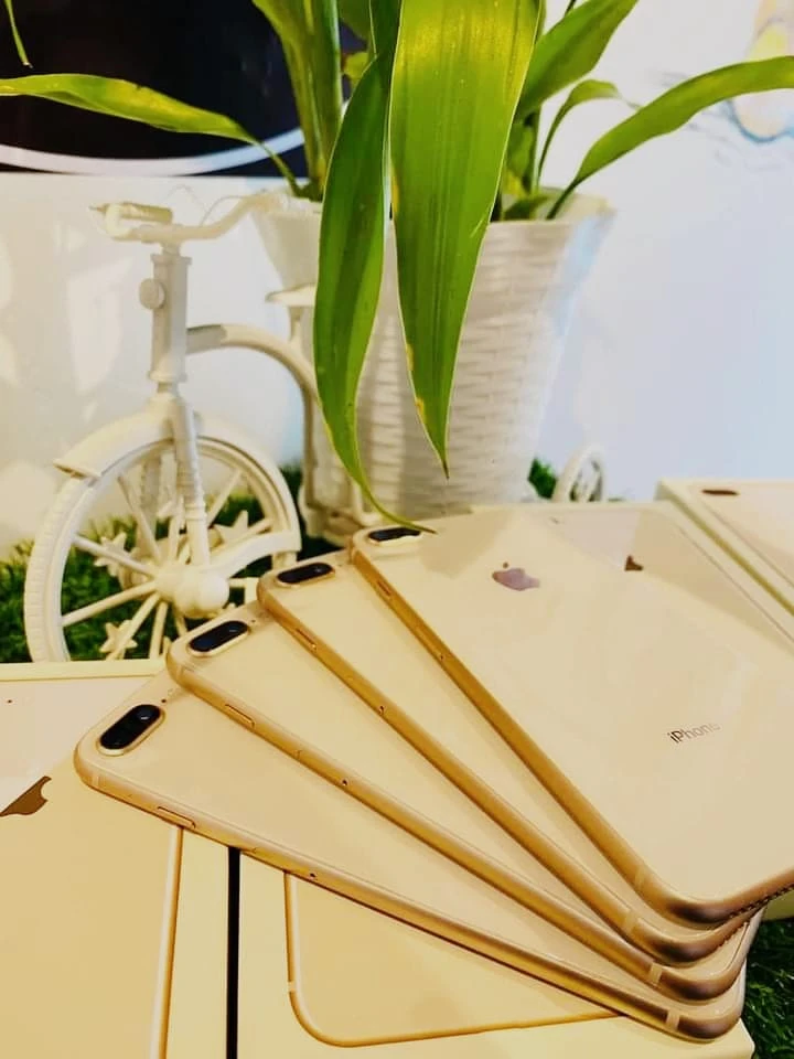 Apple iPhone 7 Plus 128GB Gold - image 2