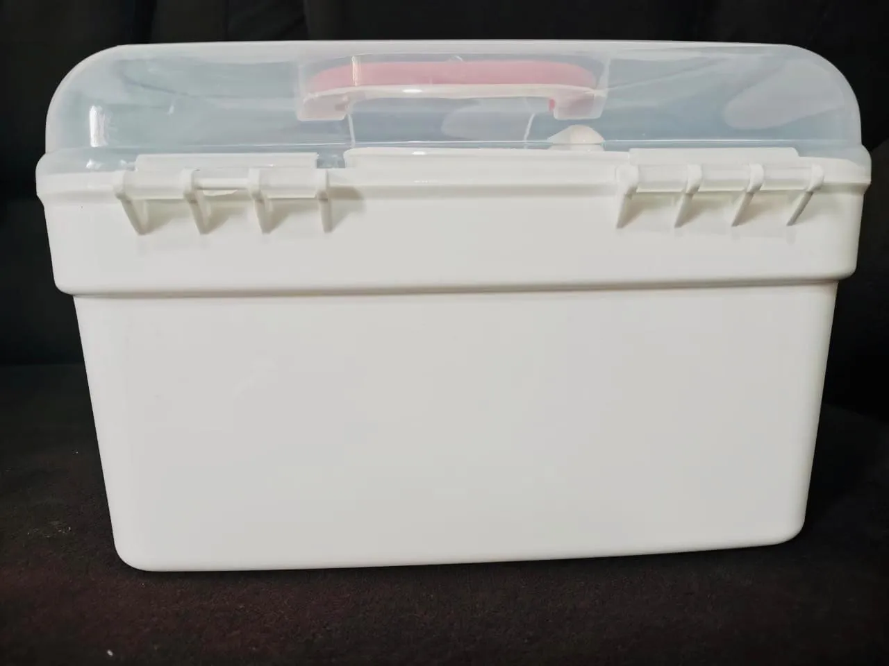 Generic First Aid Box Portable - image 3
