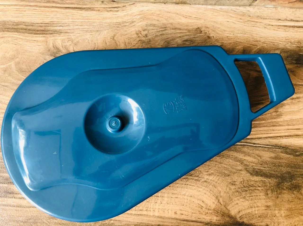 Generic Bedpan with Lid (Plastic) - image 2