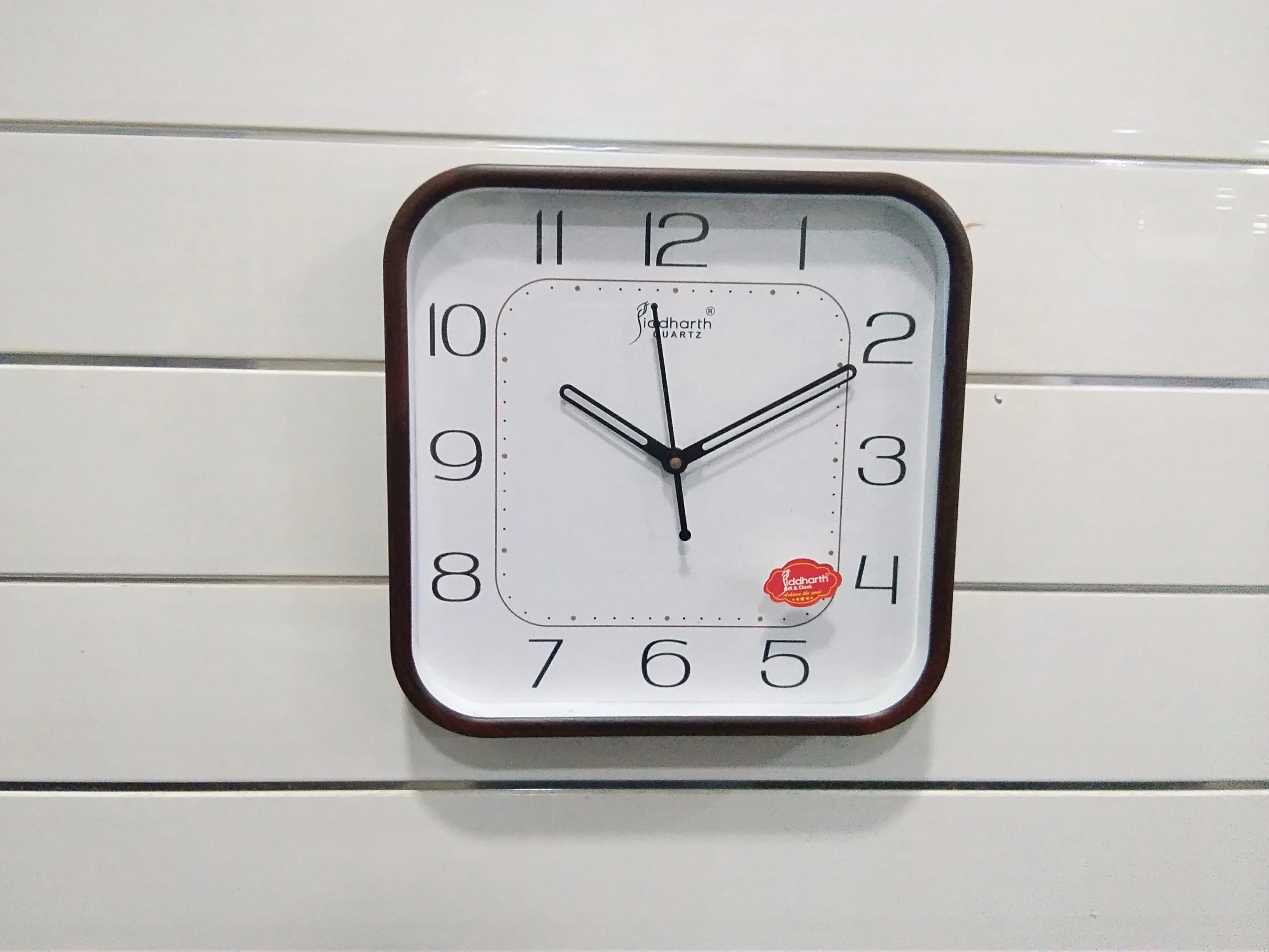 iddharth 093 QUARTZ Wall Clock