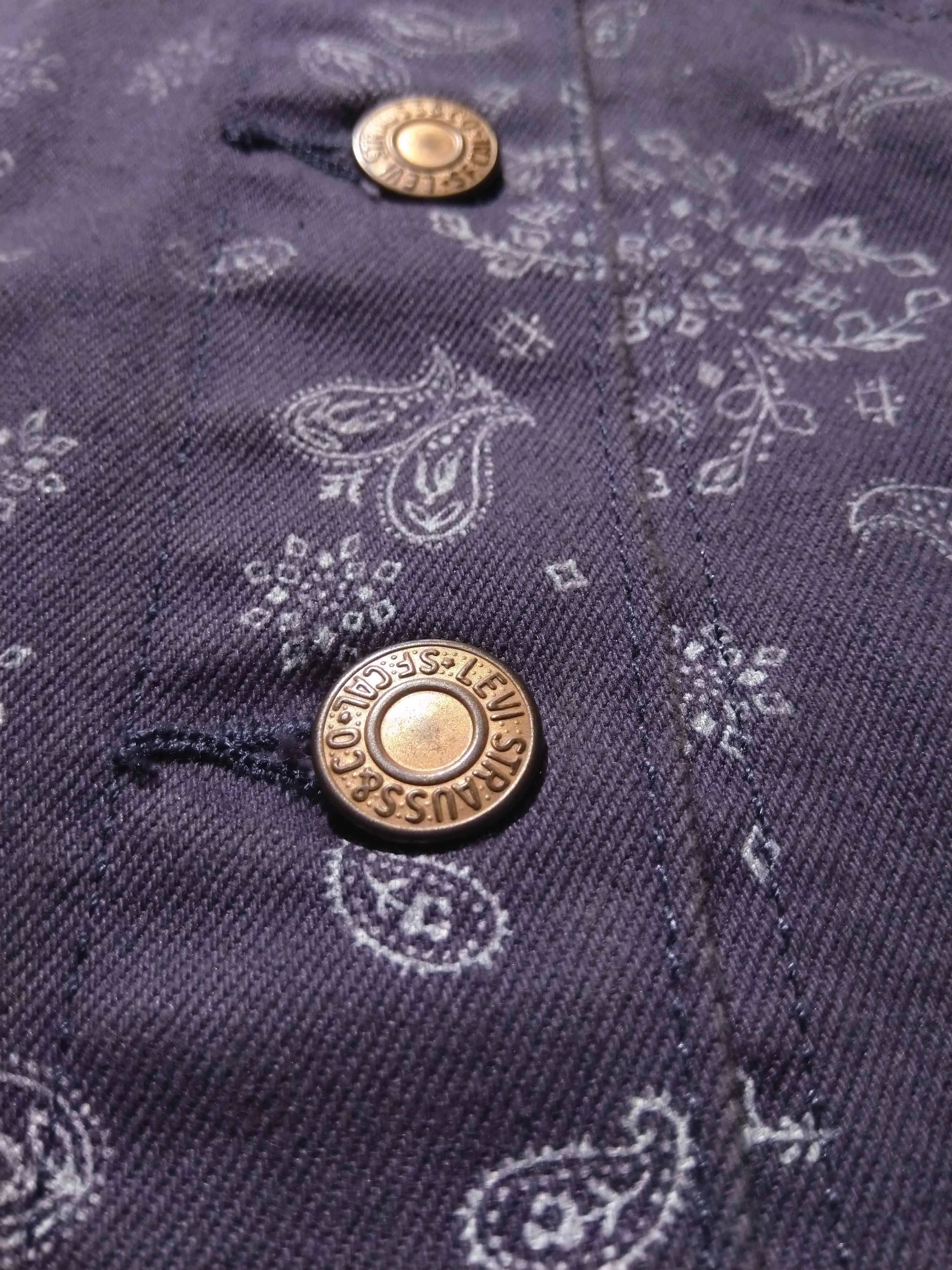 Levis Purple XL Denim Paisley Vest Distressed - image 4
