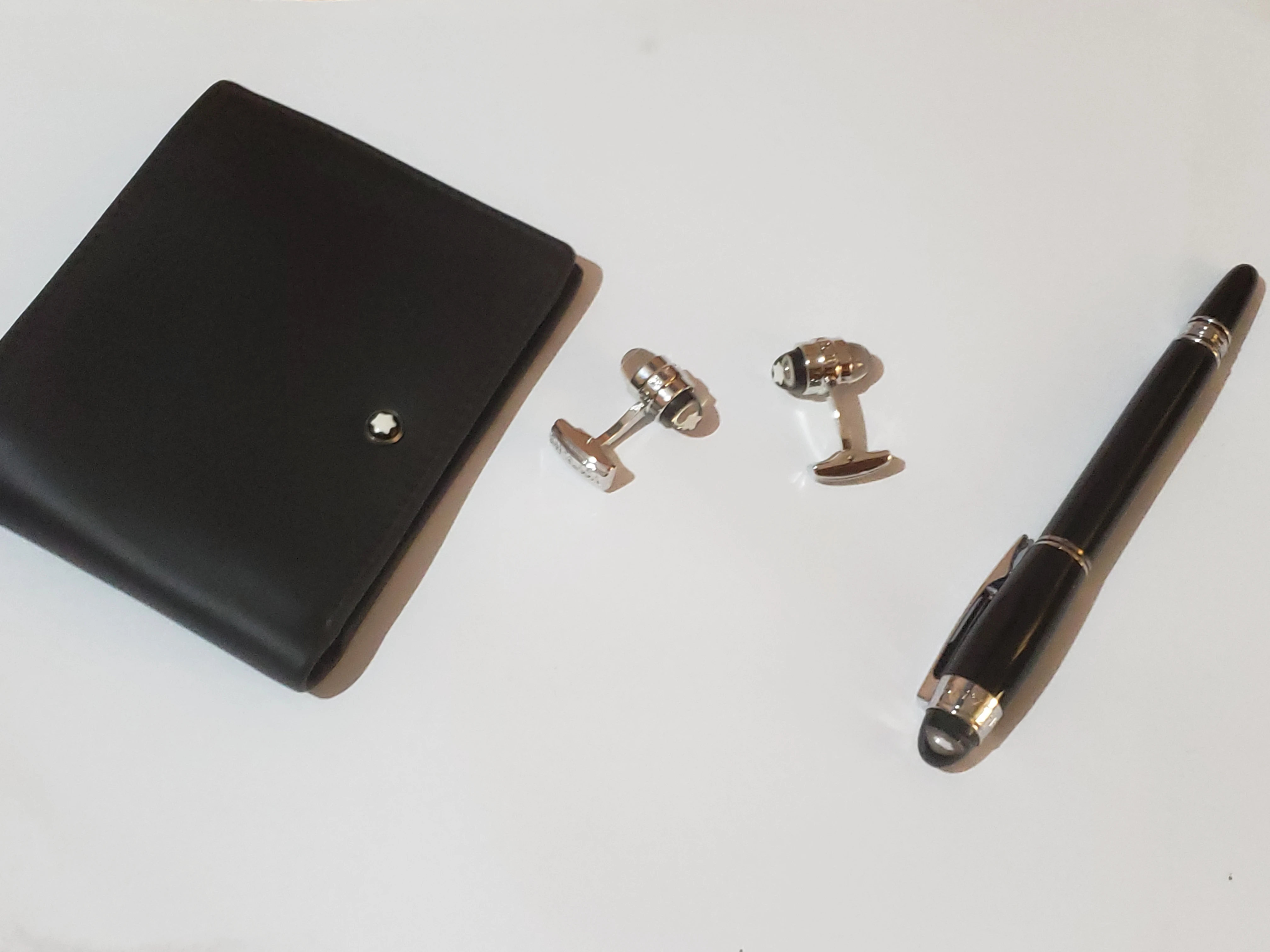 Mont Blanc Wallet and Cufflink with Pen - image 3
