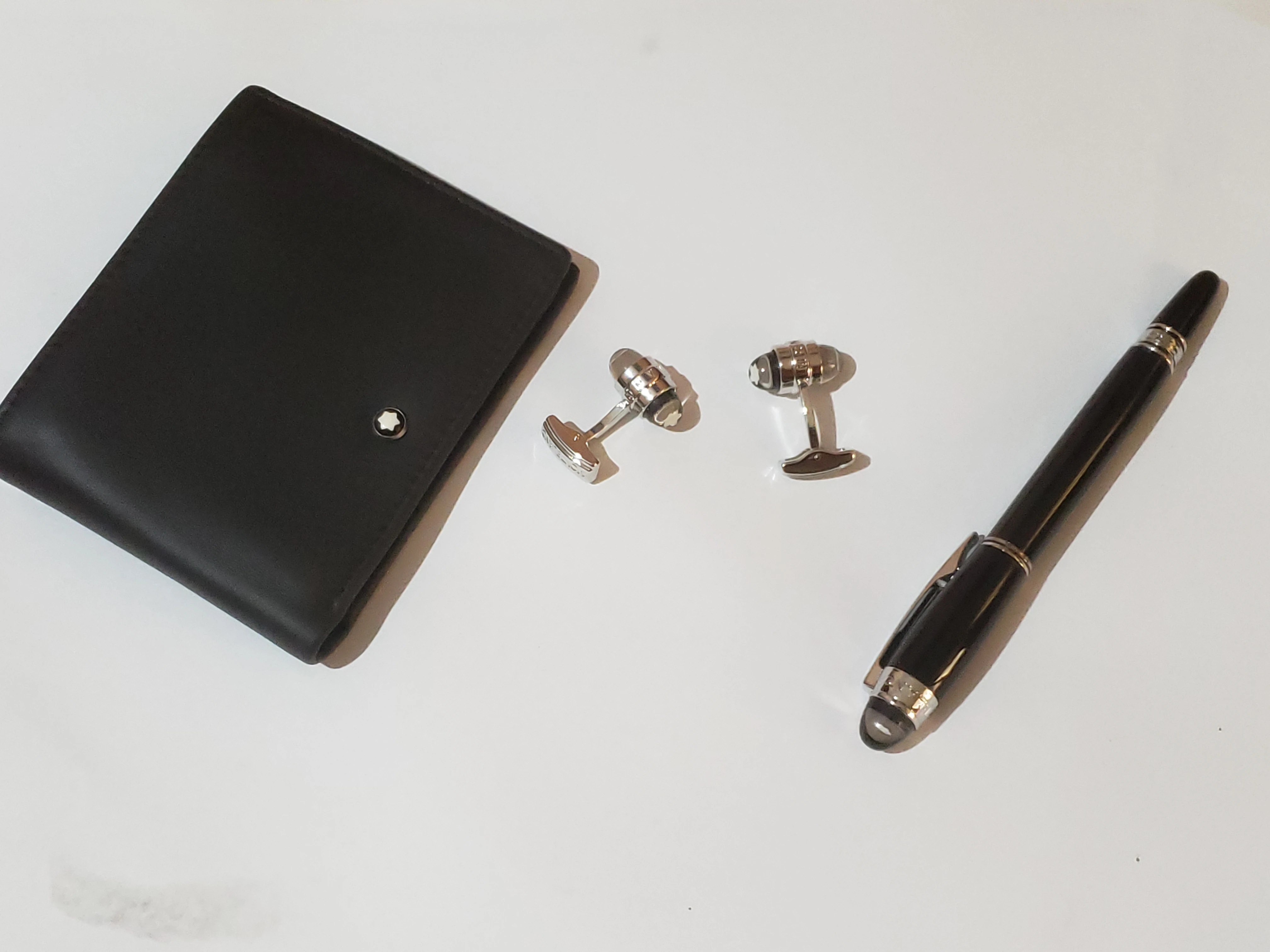 Mont Blanc Wallet and Cufflink with Pen - image 2