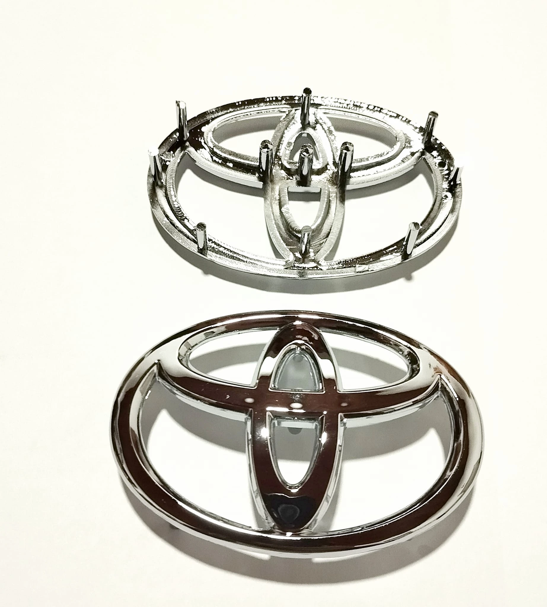 Toyota Steering Wheel Emblem Badge - image 3