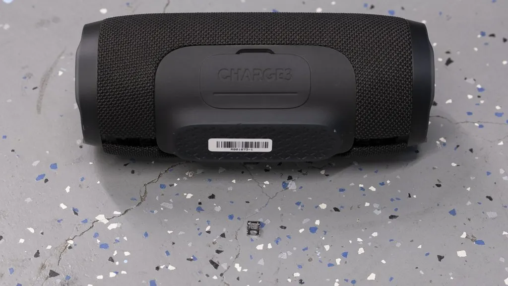 Jbl Charger 3 Portable Wireless Speaker - image 3