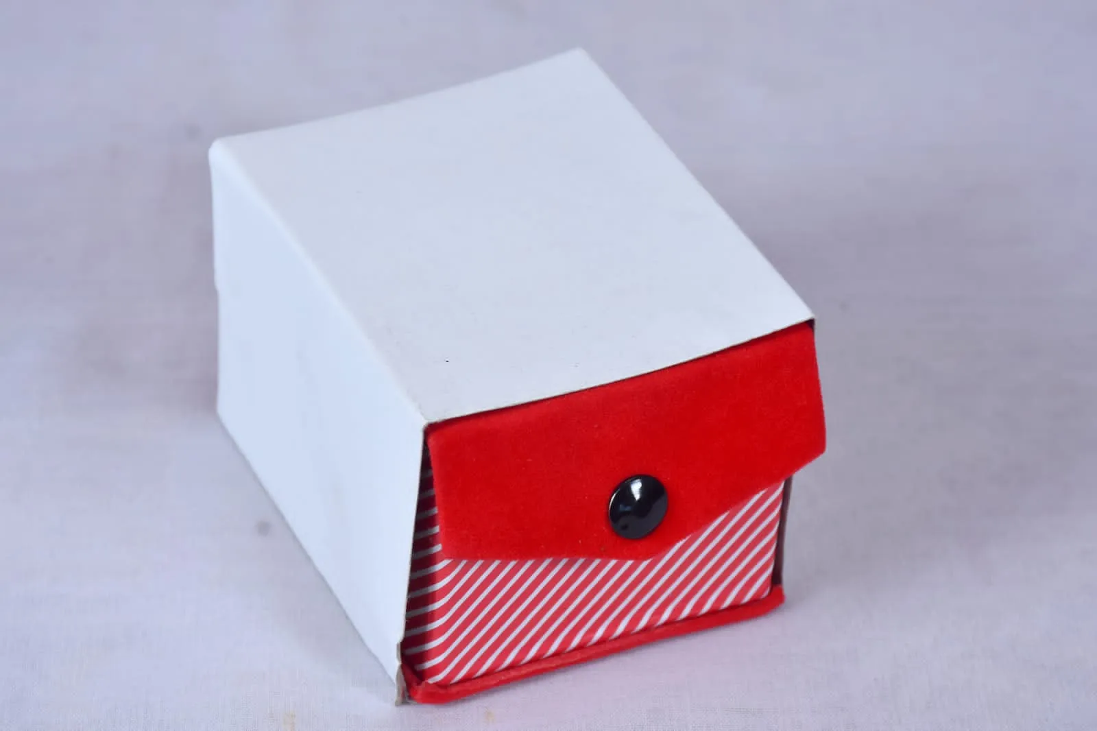 Red Fashion Watch Box Elegant Storage - image 2