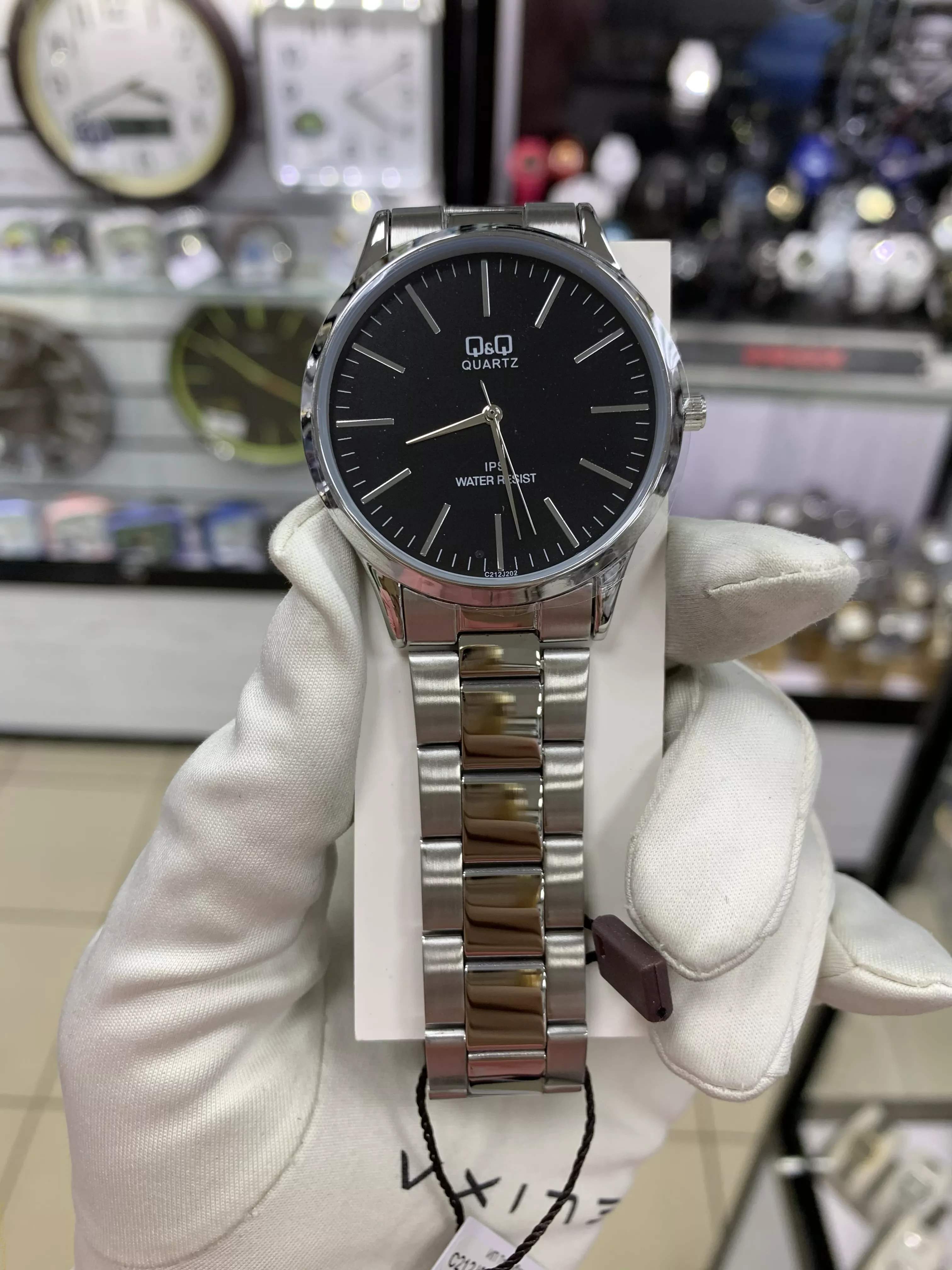 Q&Q C212J202 Men's Water Resistant Watch - image 2