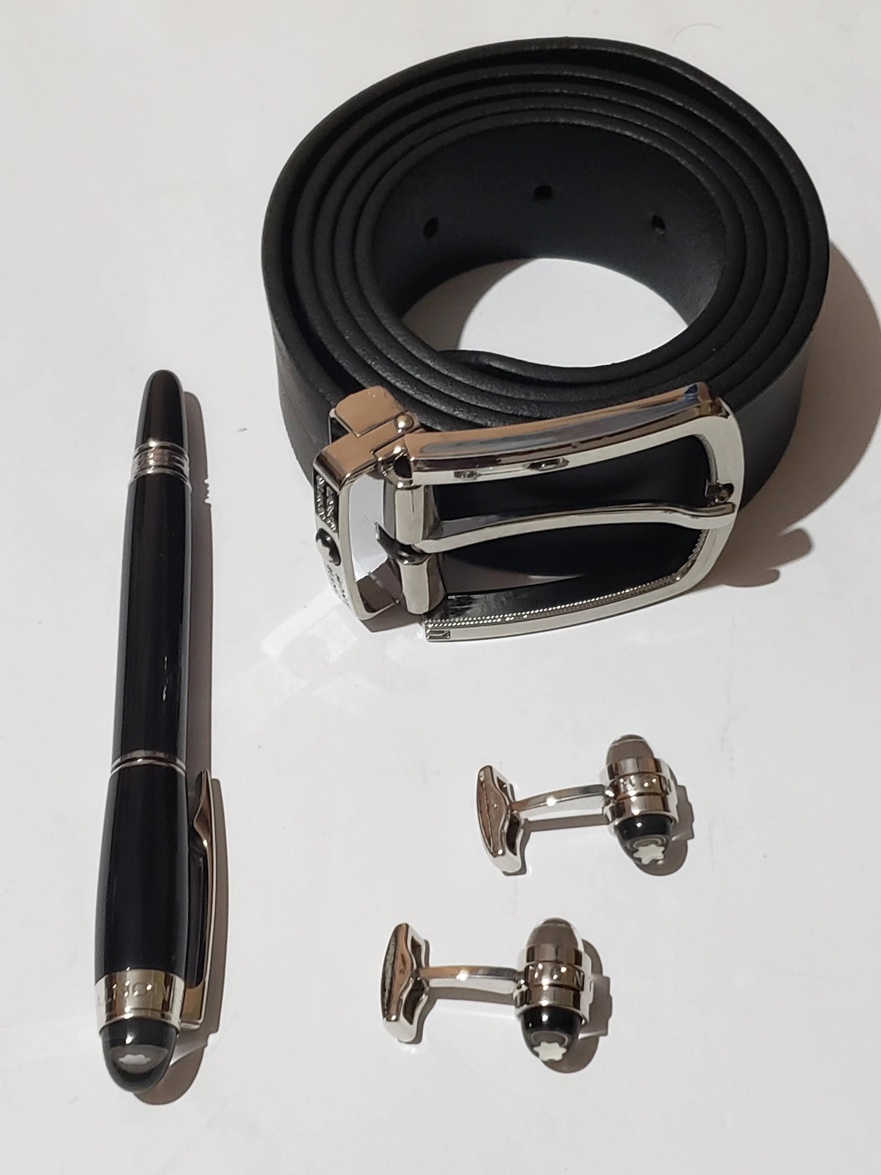 Mont Blanc Executive Collection Belt & Pen Set - image 2