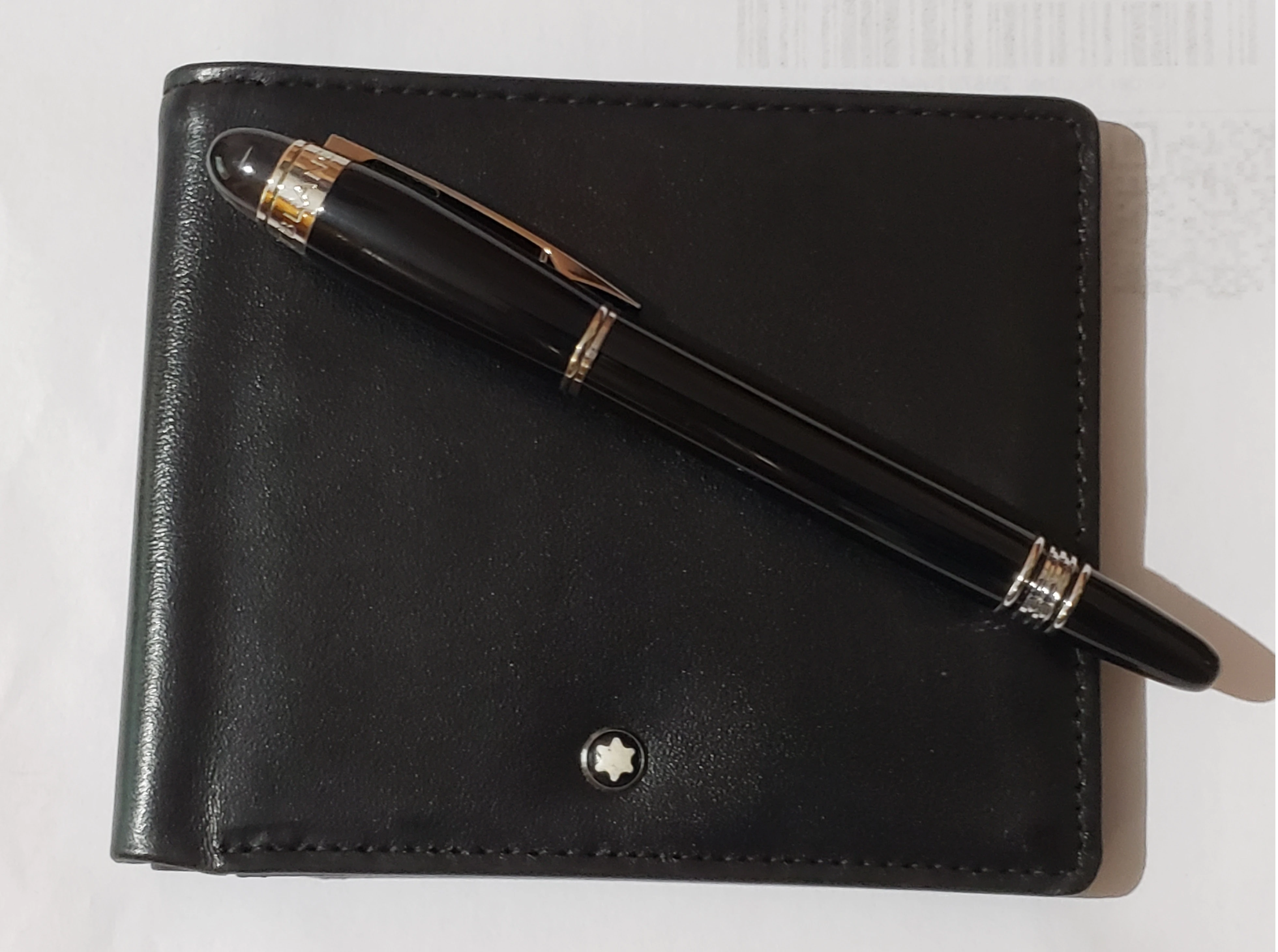Mont Blanc Wallet & Pen Set - image 4