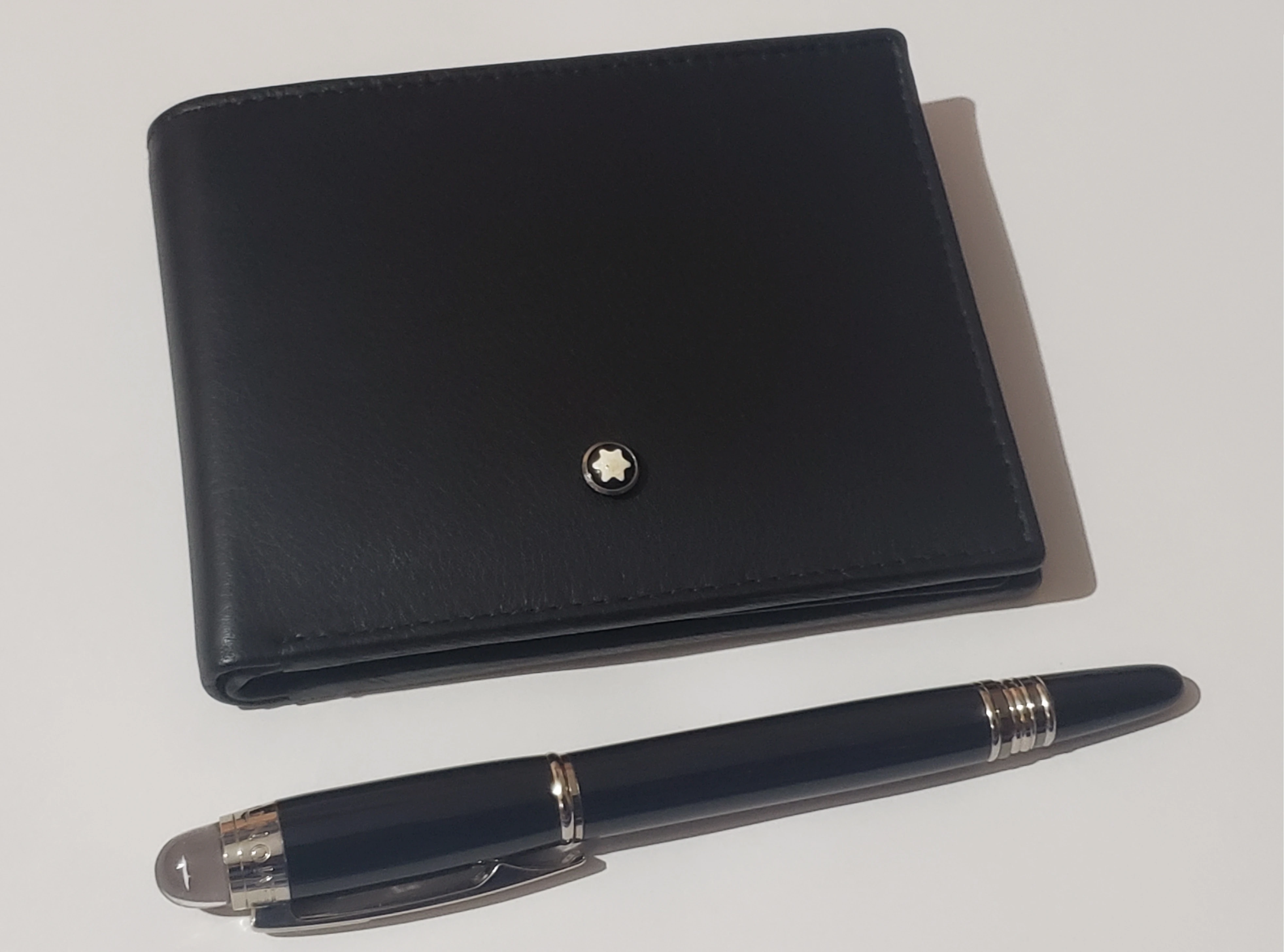 Mont Blanc Wallet & Pen Set - image 11