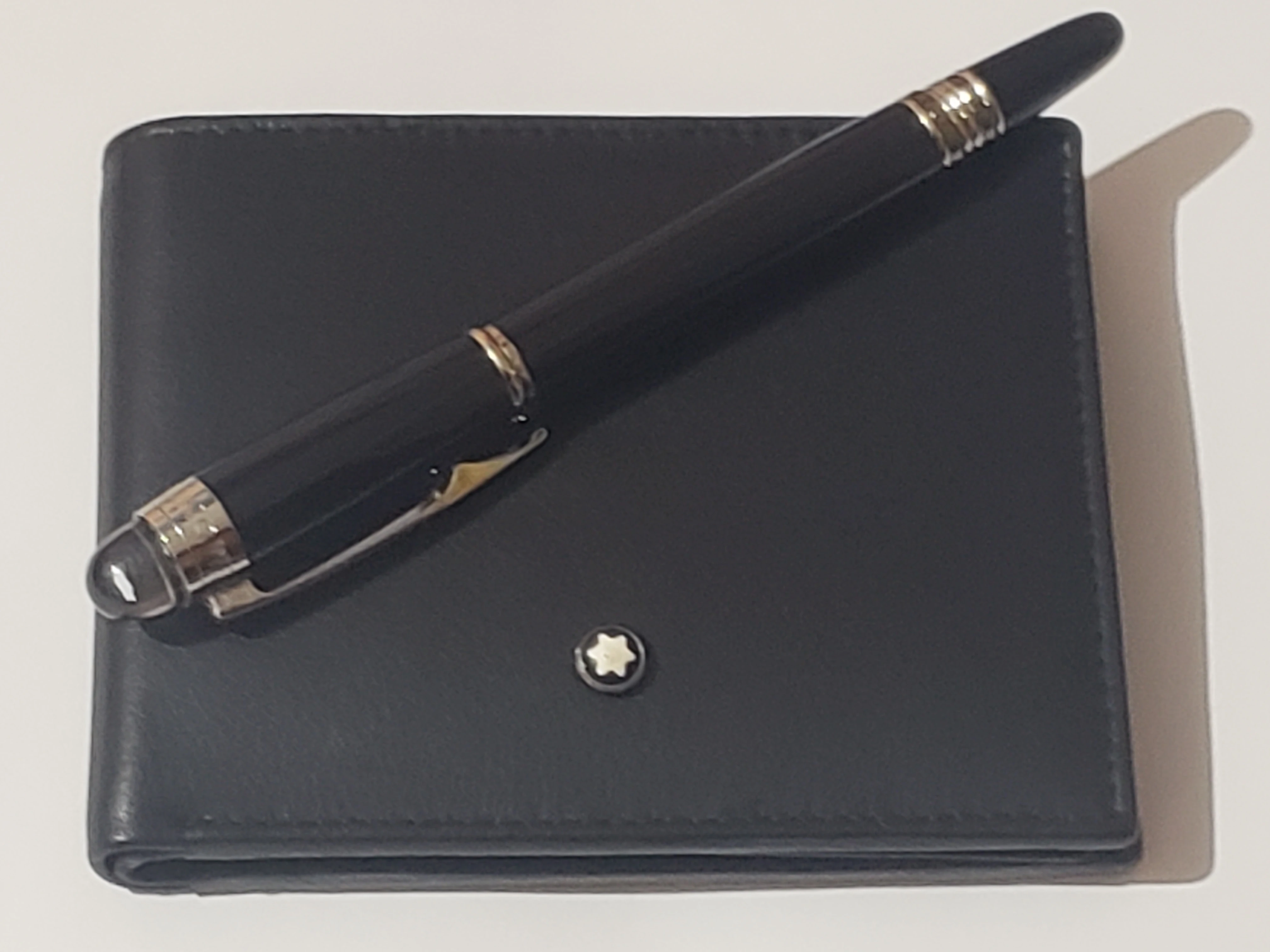 Mont Blanc Wallet & Pen Set - image 14