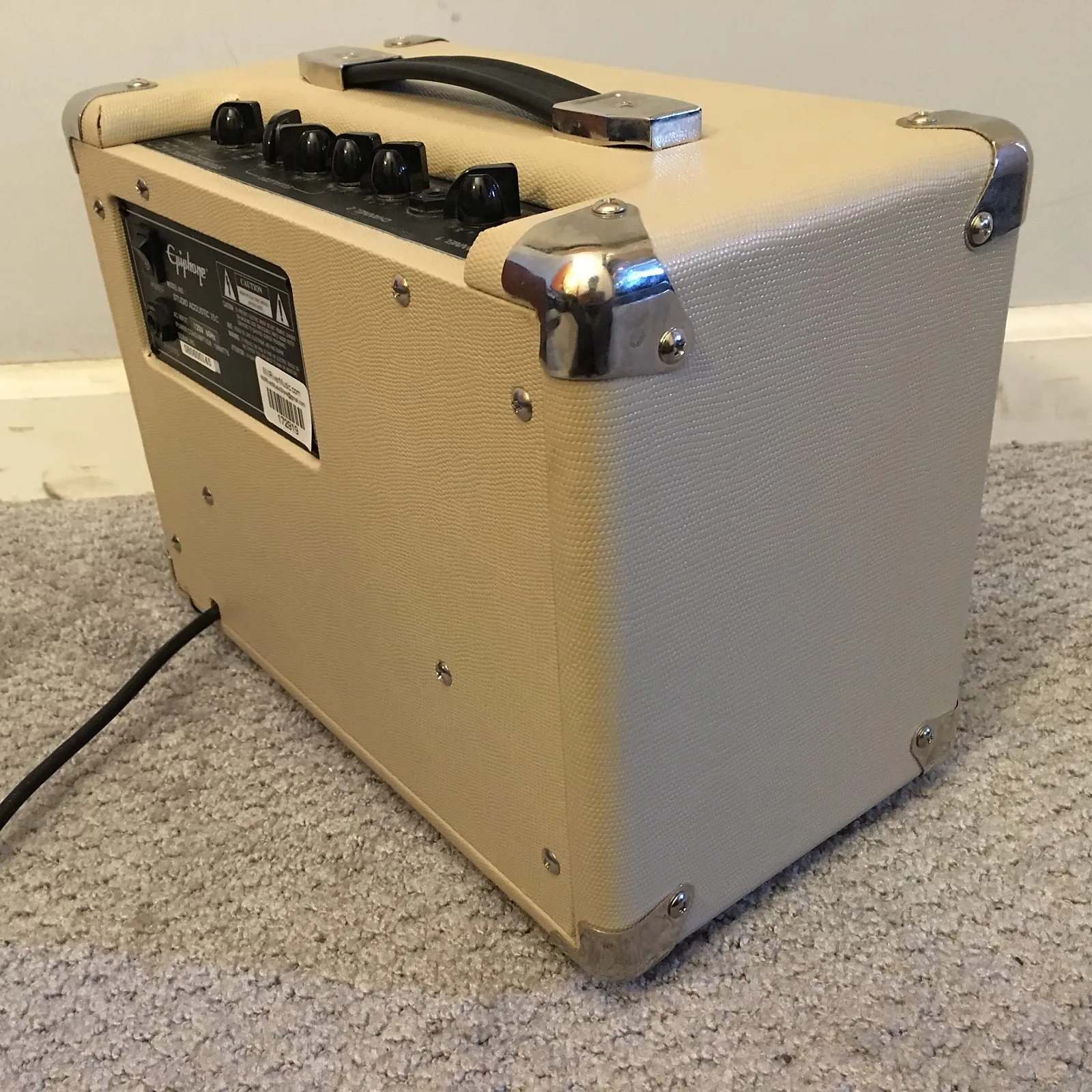 Epiphone Studio Acoustic 15C Amplifier Chorus Effect - image 4