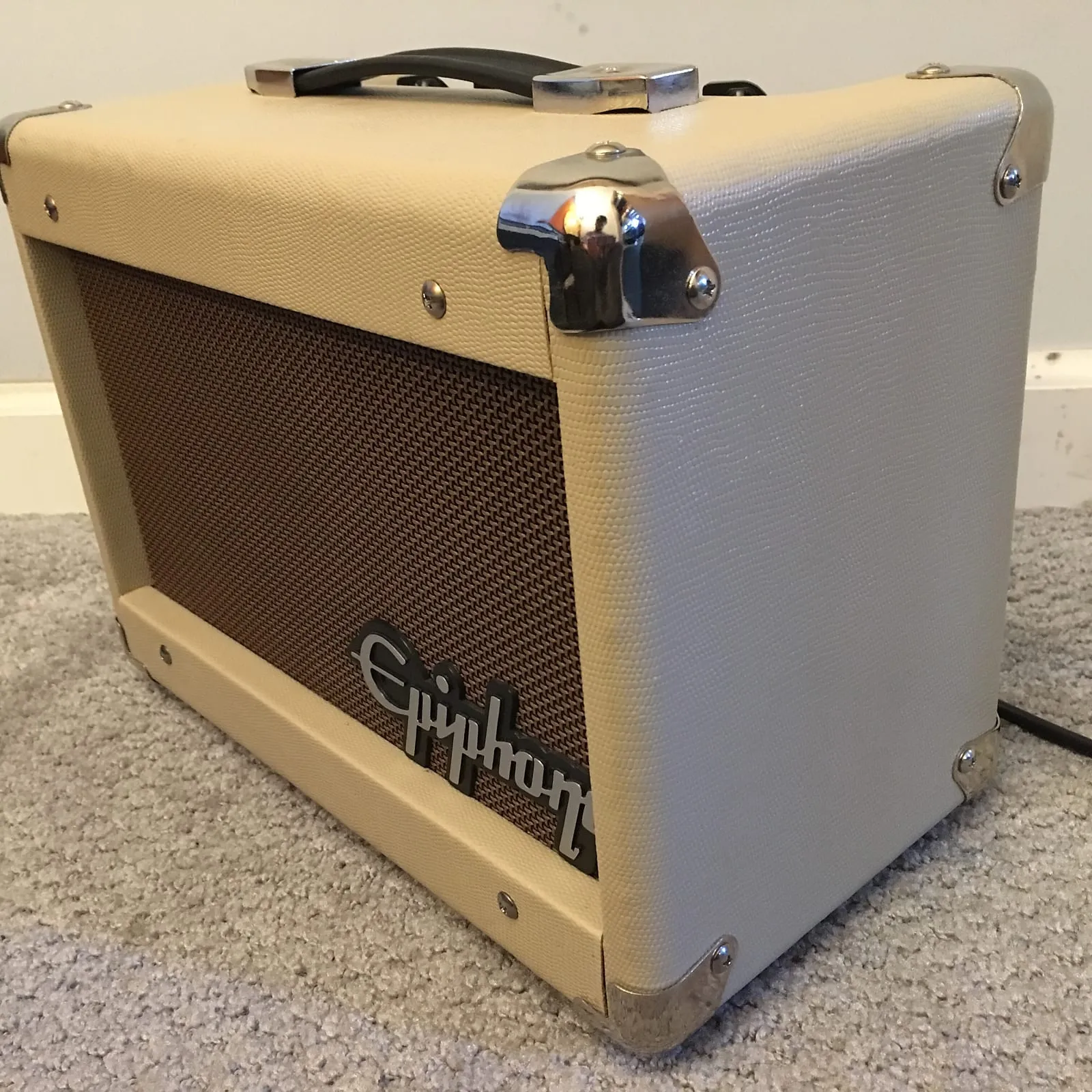 Epiphone Studio Acoustic 15C Amplifier Chorus Effect - image 5