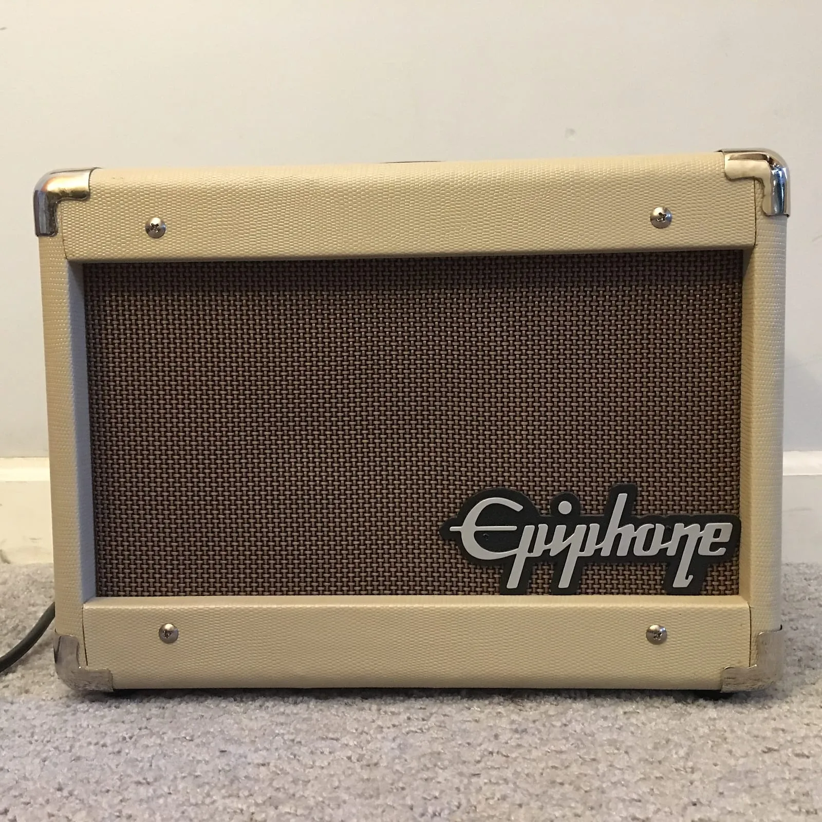 Epiphone Studio Acoustic 15C Amplifier Chorus Effect - image 6