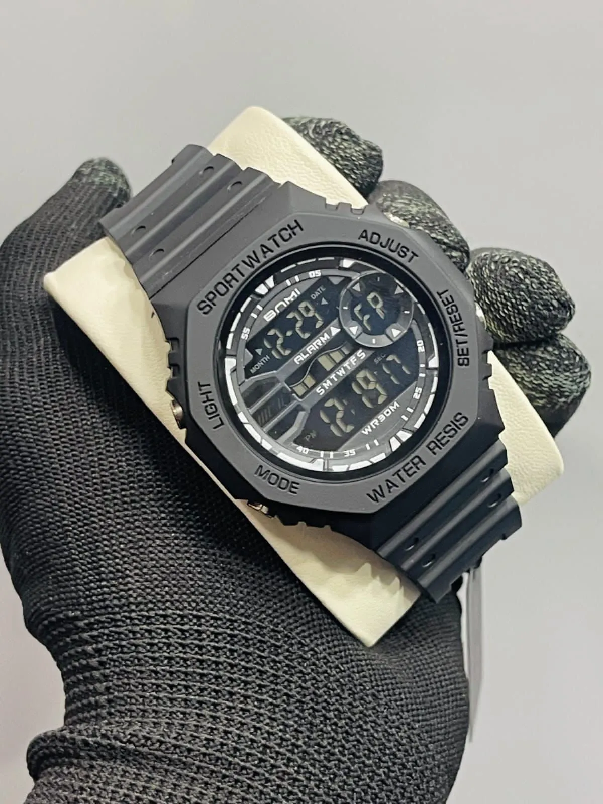 Black New Mens Casual Fashion Sports Watch