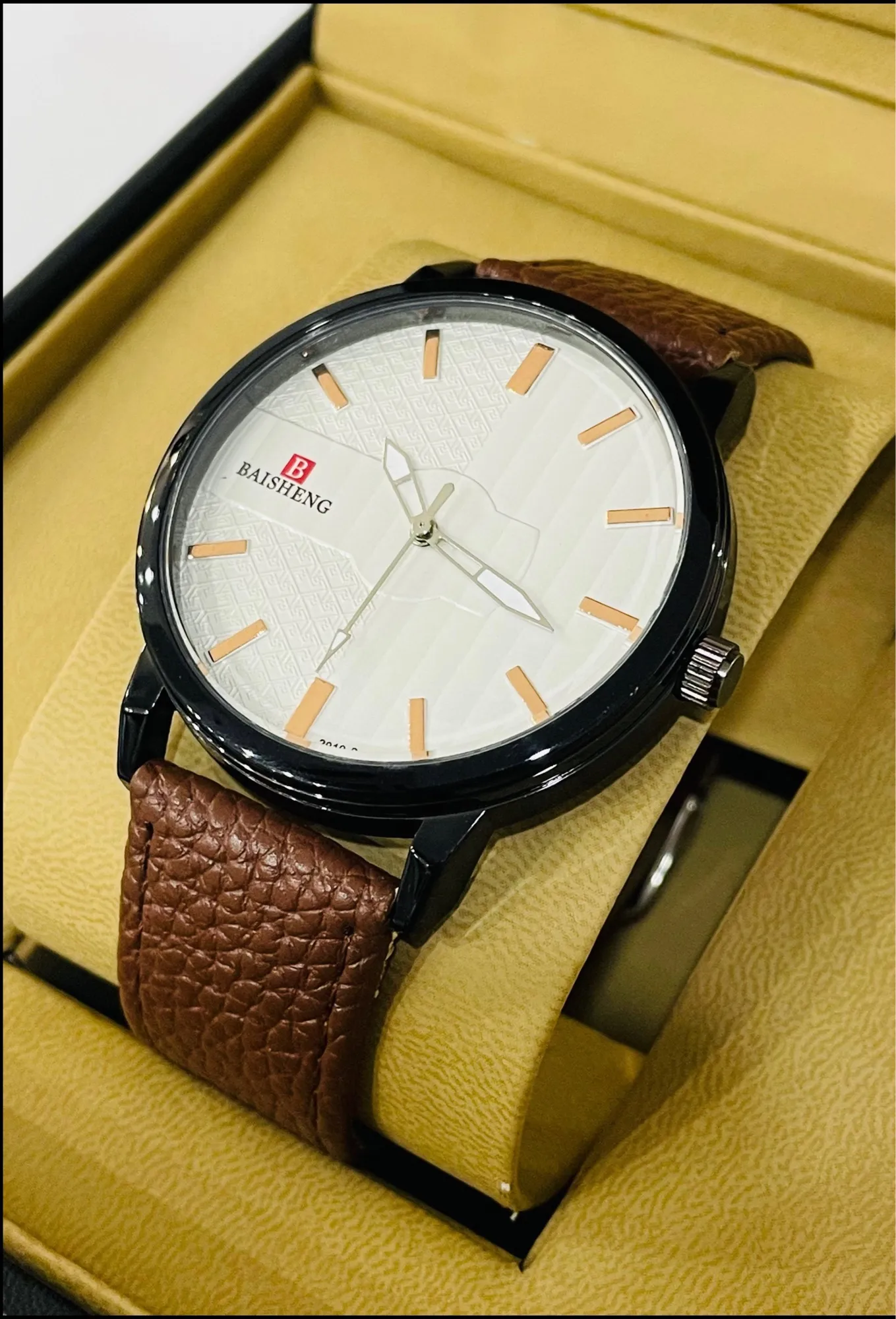 Brown Mens And Boys New Wrist Watch