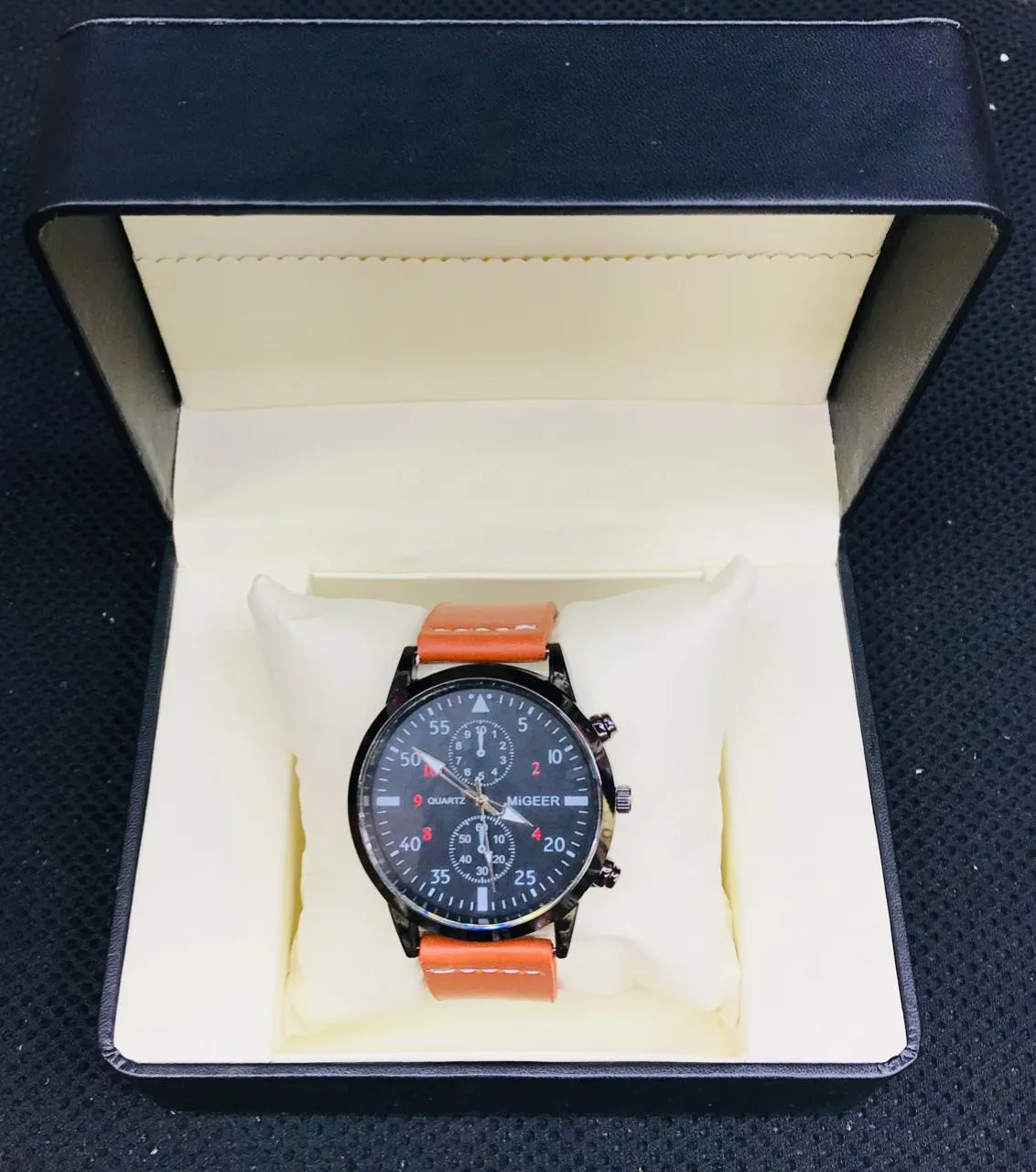 Brown New Wrist Mens Watch Simple Mens Clock Fashion Quart