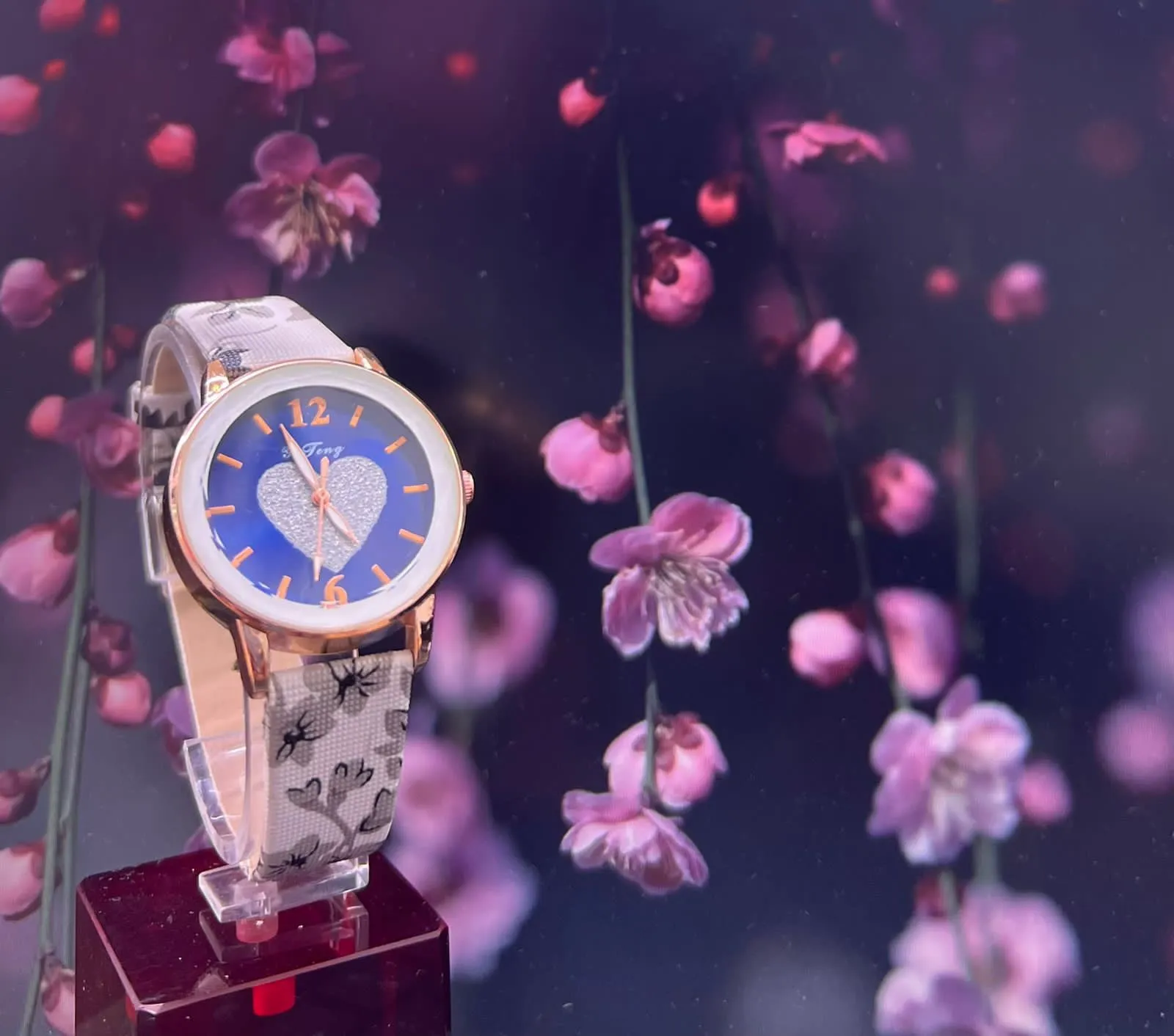 COLOR New Womens Casual Fashion Watch