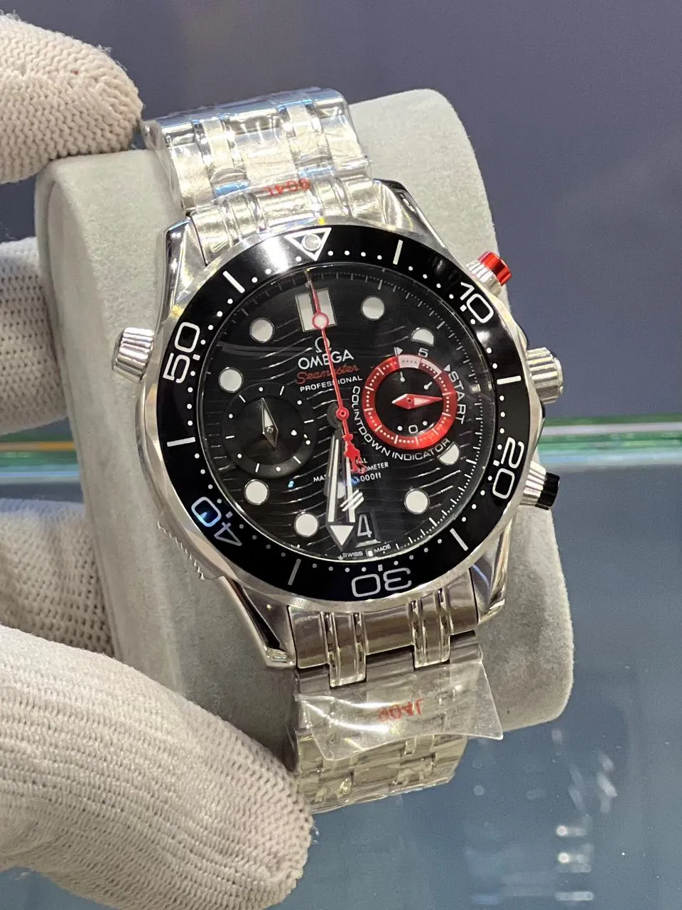 Dark Blue Speedmaster Rosegold & Gold Chronograph Quartz.