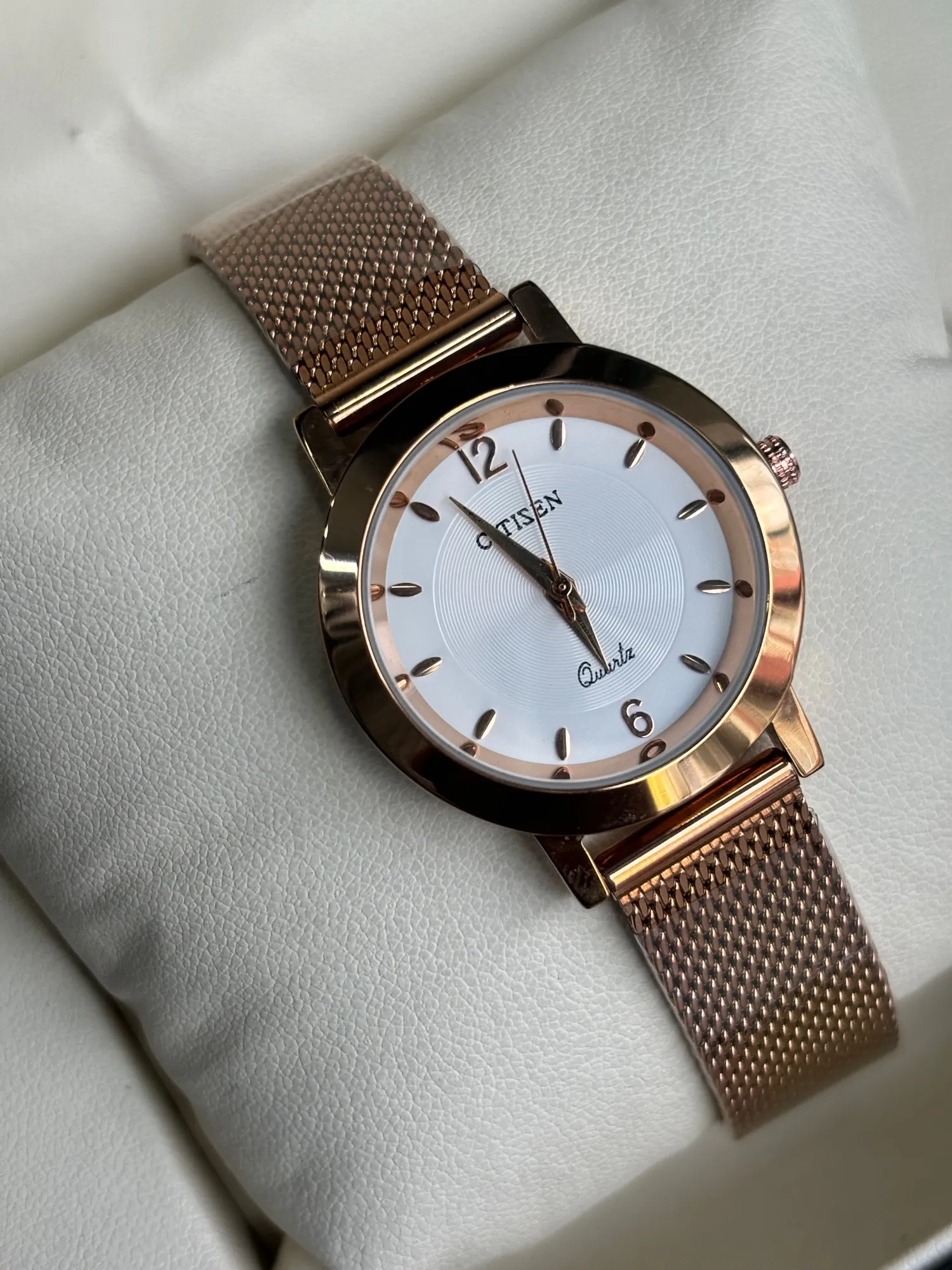 Rose Gold Womens Casual Fashion Rose Gold Mesh belts Wrist