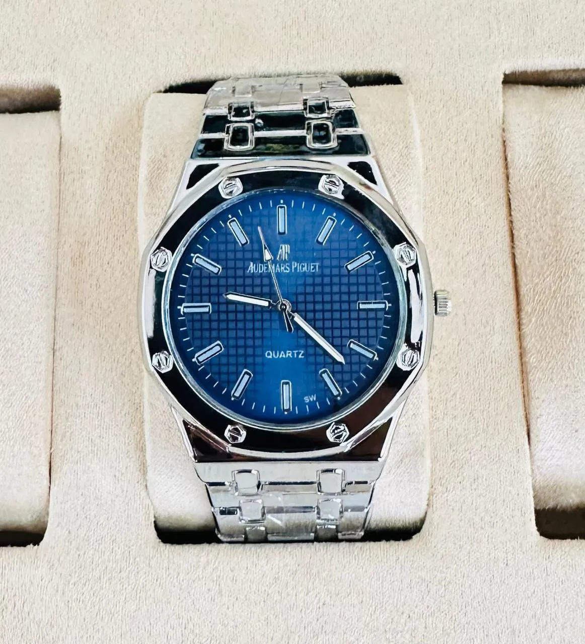 Silver Mens And Boys Casual Silver Watch
