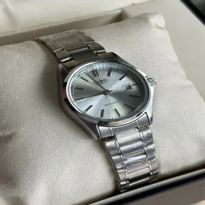 Silver Womens Casual Silver Wristwatch