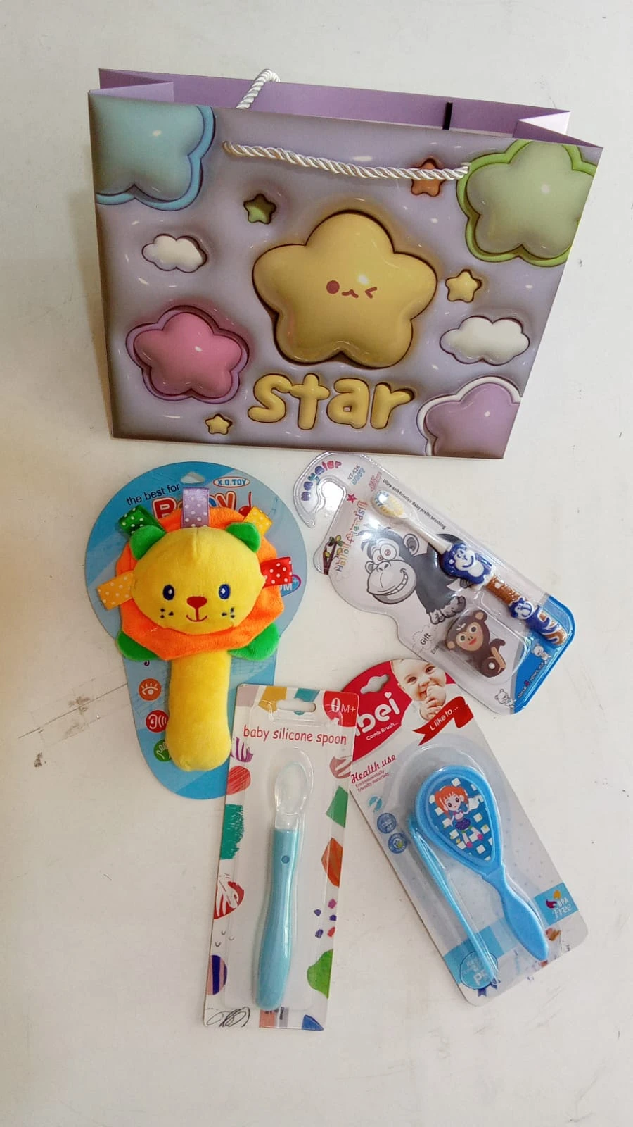 Baby gift set in a beautiful bag - image 3