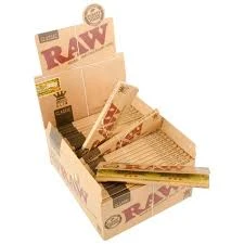 RAW Classic King Size Rolling Paper - image 3