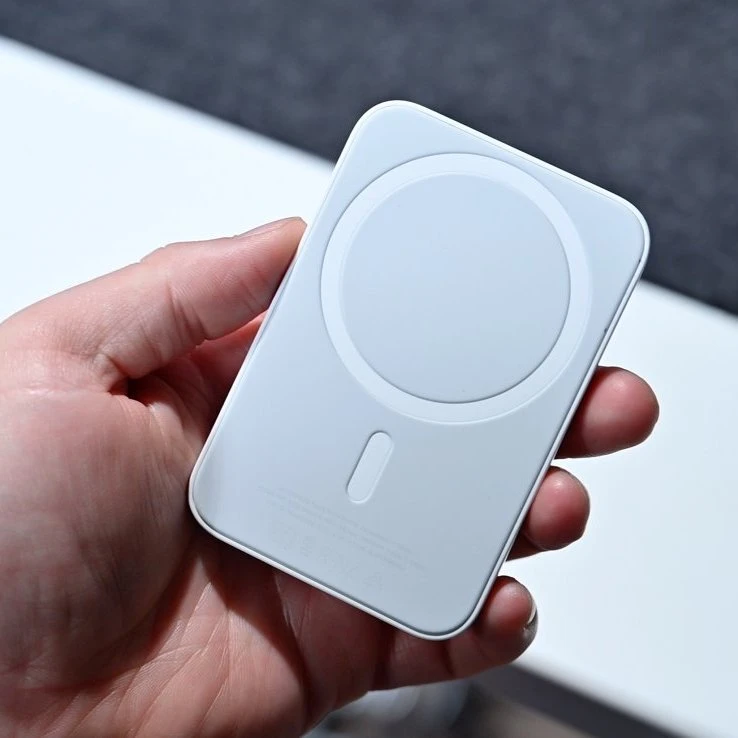 iPhone MagSafe Battery Pack Magnetic Wireless Power Bank - image 2