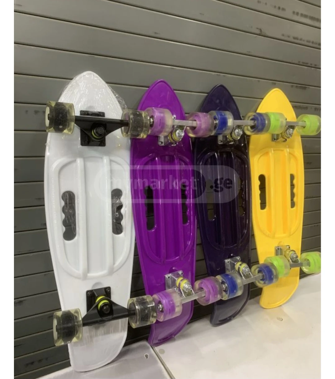 Generic Skateboard 55 cm for Kids and Beginners - image 5