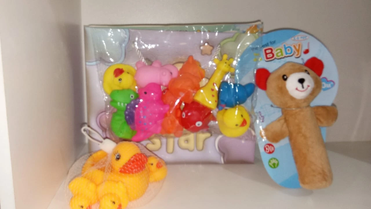 Gift set for children with Soft toy and set of bath toys - image 3