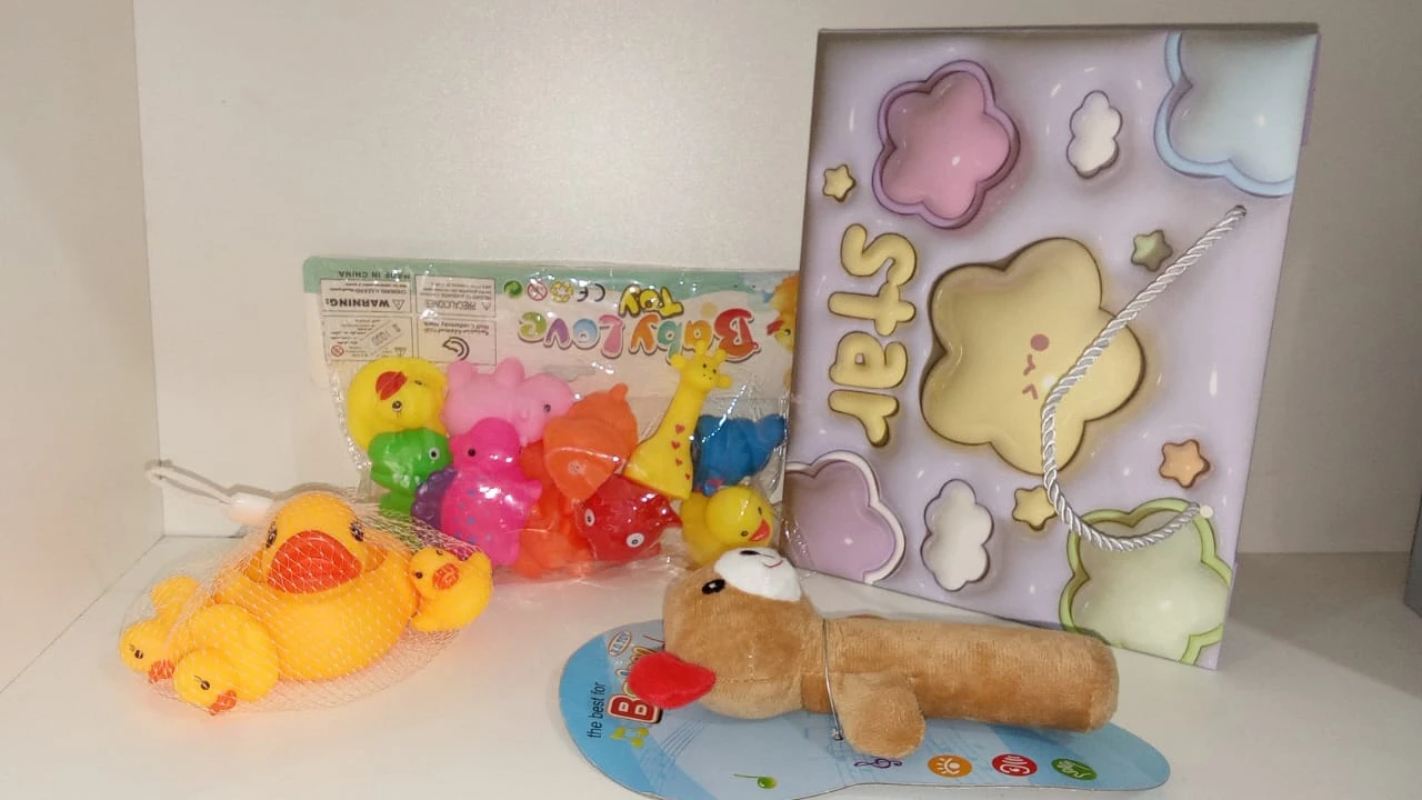 Gift set for children with Soft toy and set of bath toys - image 4