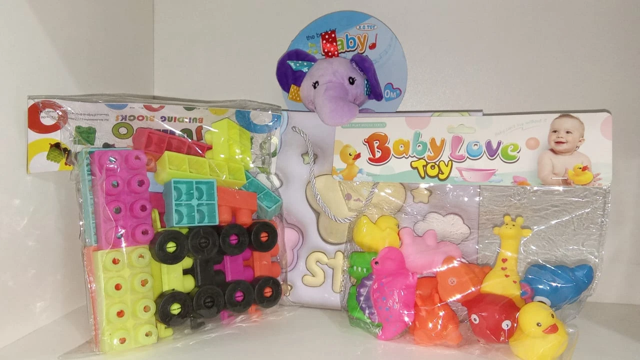 Gift set for children with Soft toy, bricks, bath toys - image 5