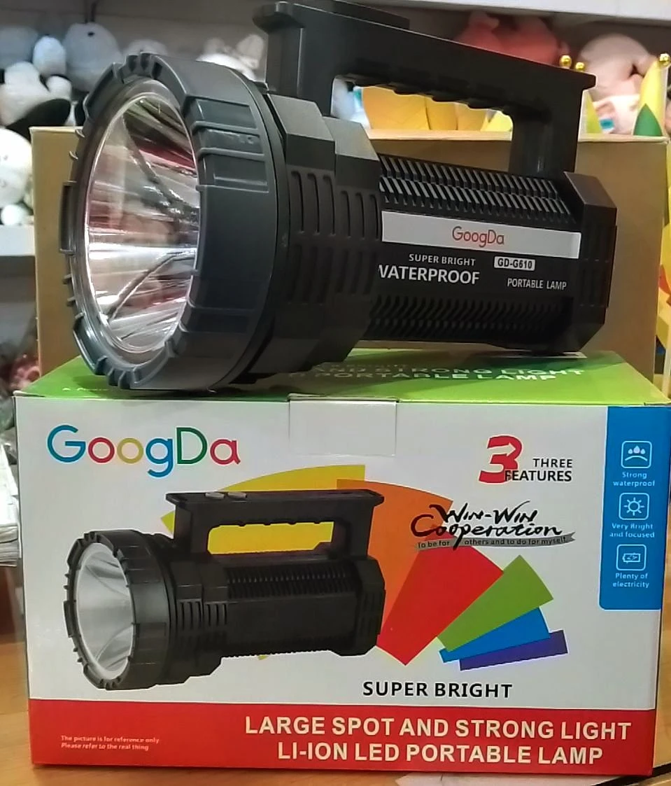 Large spot and strong light li-lon LED portable lamp