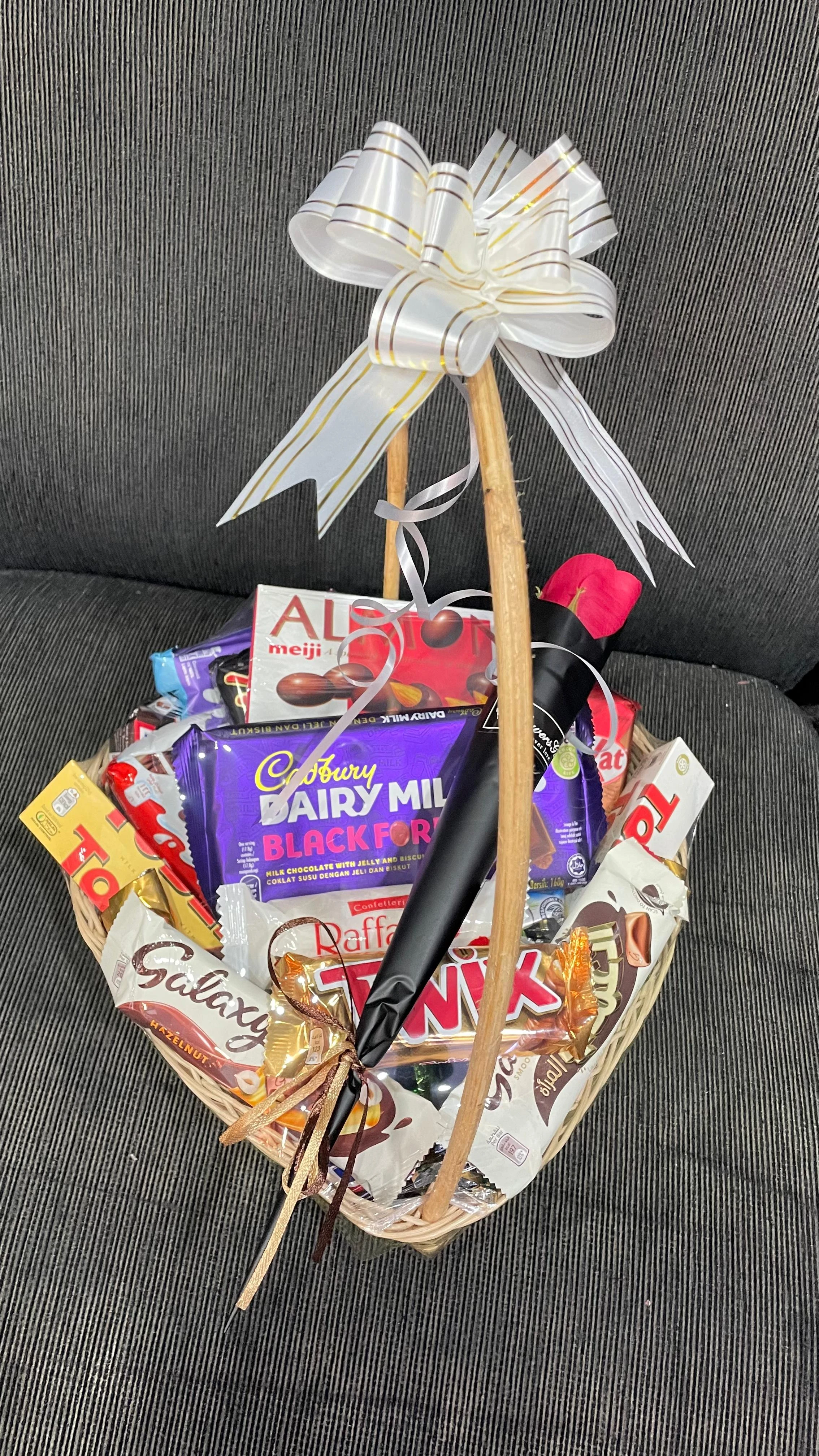 Generic Christmas Gift Hamper Premium Customizable