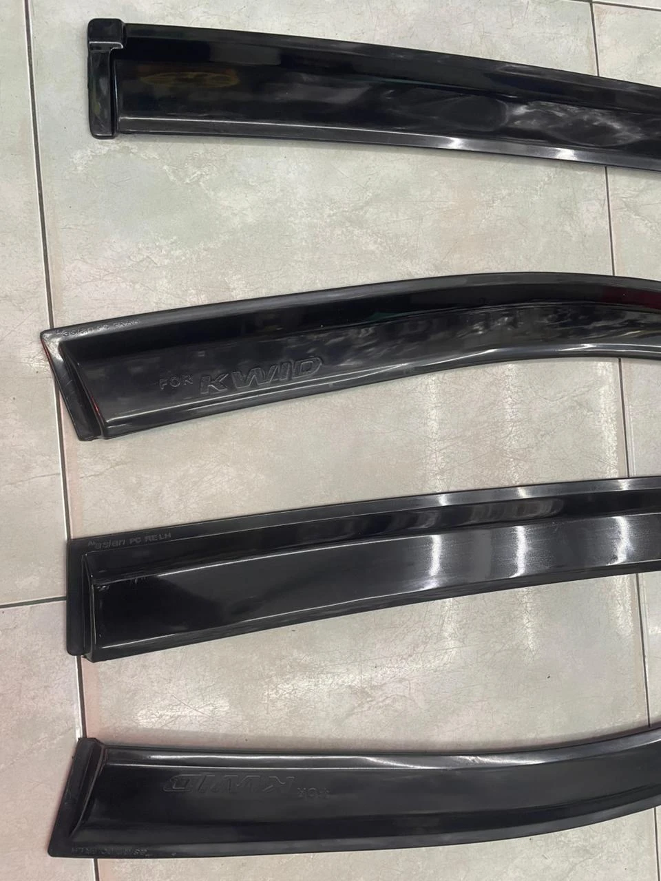 Renault Kiwid Door Visor Rain Guard - image 5