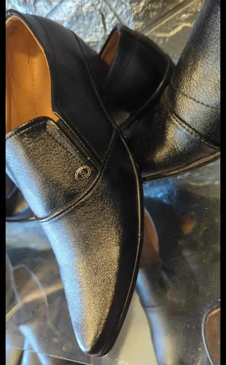 Men official formal black shoe - image 2