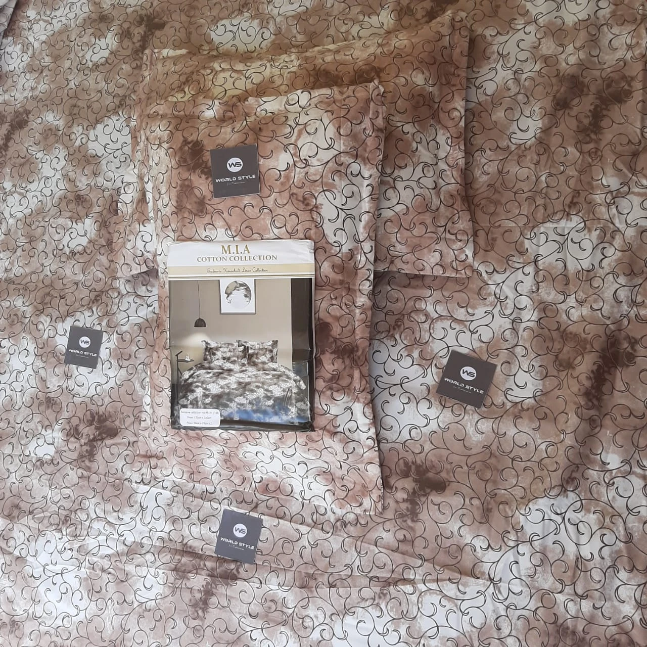 Mia Bedsheets / Bedsheet With 2 Pillow Covers (90 x 100) - image 4
