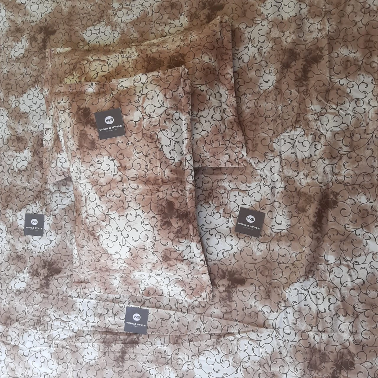 Mia Bedsheets / Bedsheet With 2 Pillow Covers (90 x 100) - image 5