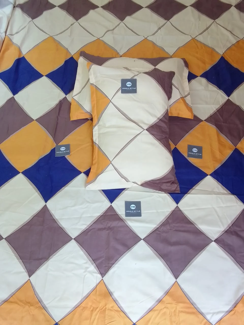 Mia Bedsheets / Bedsheet With 2 Pillow Covers (90 x 100) - image 7